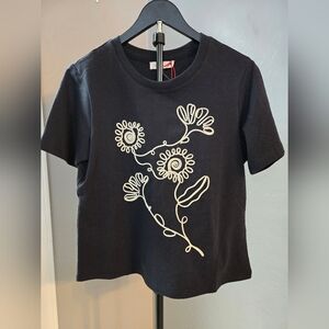 Solitaire Black Floral Appliqué Tee Top Size Small NWT